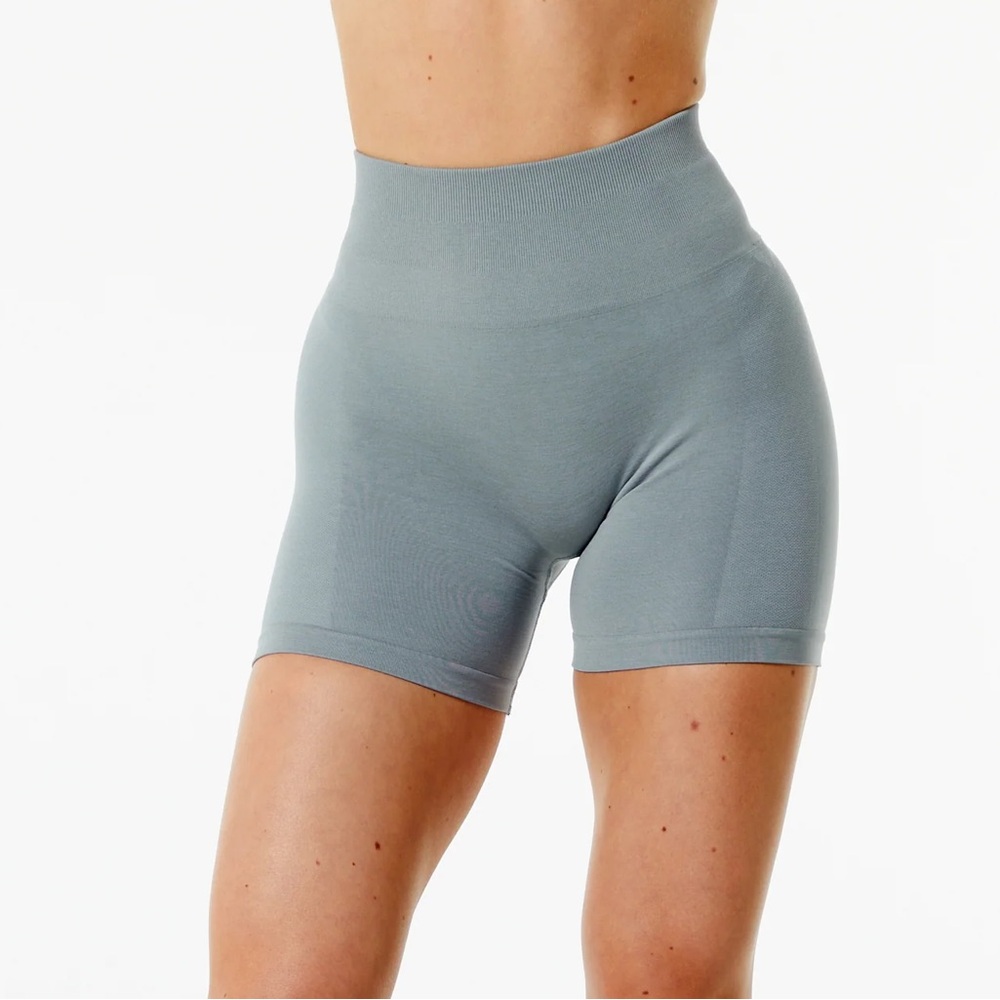 alphalete grey biker shorts 🩶